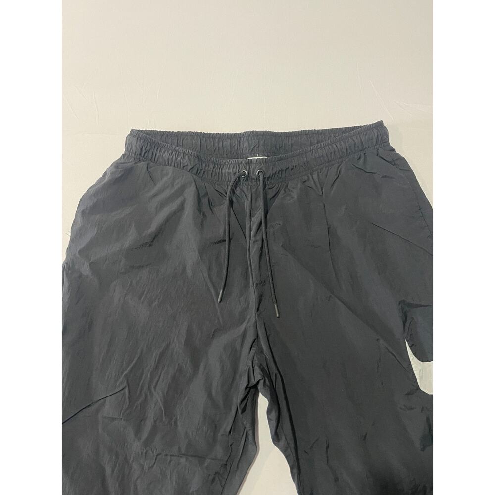 Nike Women’s XL Sportswear Essential Mid-Rise Jogger Pants Black Windbreaker Log - Picture 4 of 10